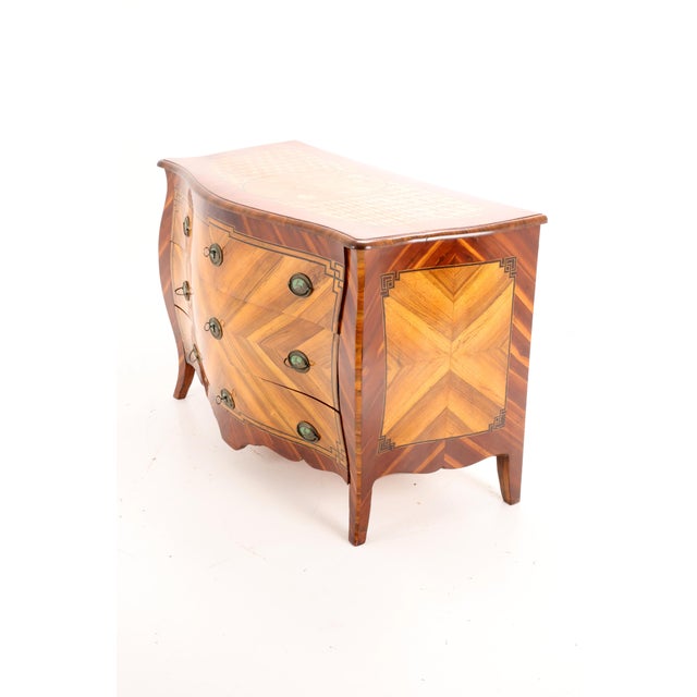 Late 18th Century Louis XVI Commode in Walnut, 1780 For Sale - Image 5 of 14