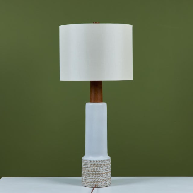 1950s 1950s Gordon and Jane Martz Oversized White Ceramic Table Lamp For Sale - Image 5 of 13