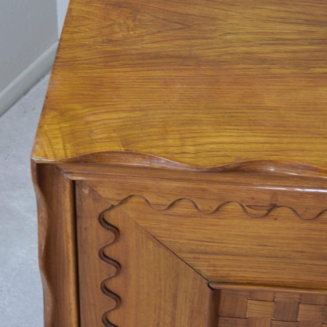 Walnut Credenza with Checkerboard Marquetry attributed to Paolo Buffa, 1950s For Sale - Image 9 of 14