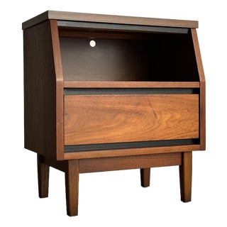 1960s Mid-Century Walnut Nightstand by Stanley For Sale