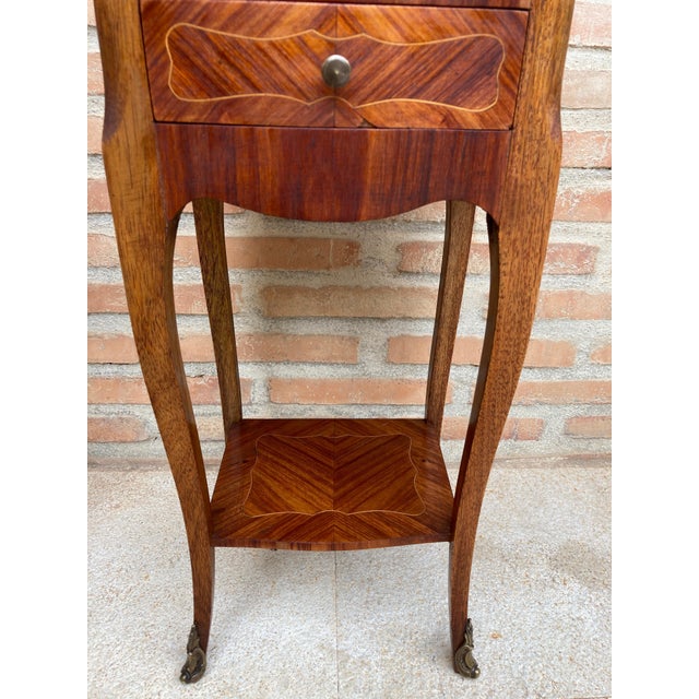 Late 19th Century Description Pair of French Walnut Bedside Tables Adorned with Fine Louis XV Mar For Sale - Image 9 of 18