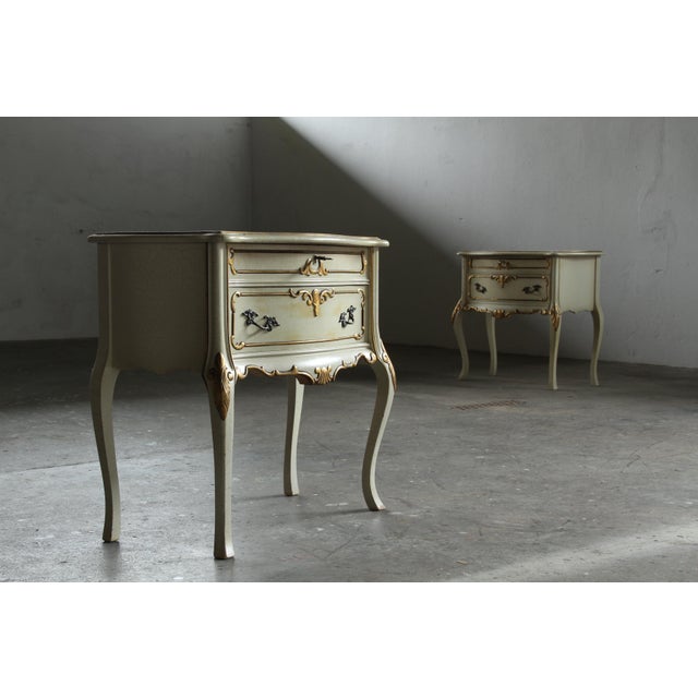 1950s Vintag Venetian Nightstands in Painted Wood, 1950s, Set of 2 For Sale - Image 5 of 18