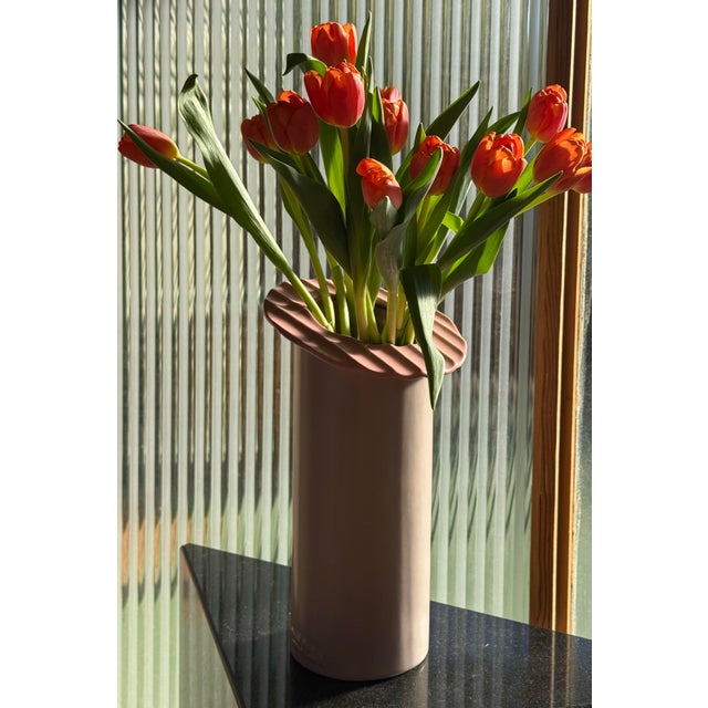 Postmodern Pink Ceramic Vase by Masa Mami, Hawaii Circa 1980 For Sale - Image 12 of 12