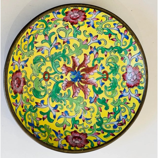 We love the colors of tis beautiful cased Asian bowl. The bowls seem almost endless for their usage. We have everyone...