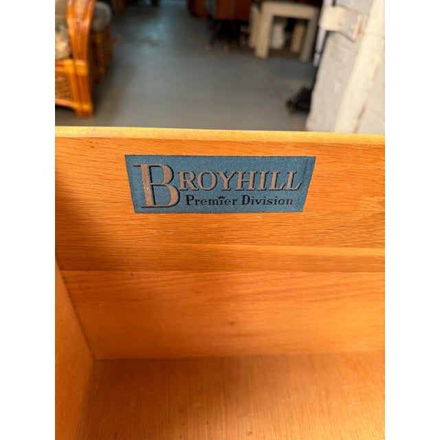 Mid 20th Century Neat Mid-Century Modern Vanity Desk With a Mirror by Broyhill For Sale - Image 11 of 12