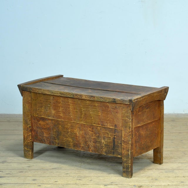 Large shepherd’s chest with a beautiful appearance and proportions. These chests were made in the same way for centuries...