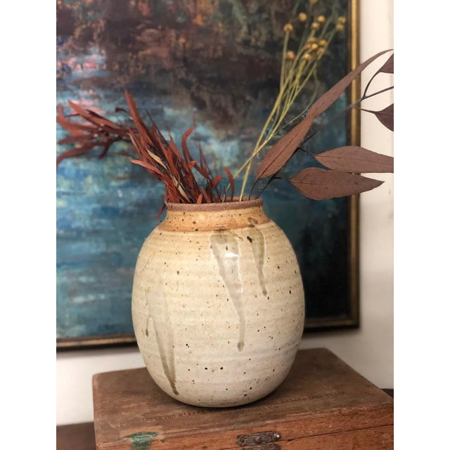 1970s Vintage Beige Jnia Terracotta Vase For Sale In Seattle - Image 6 of 7