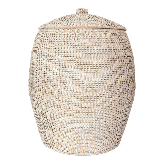Artifacts Saboga Home Rattan Beehive Laundry Hamper with Liner in White Wash For Sale