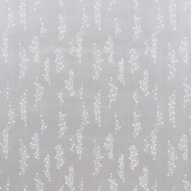 Contemporary Sample - Schumacher Taki Floral Wallpaper in Moonstone For Sale - Image 3 of 3