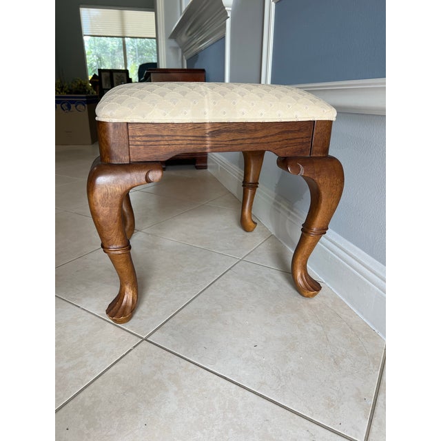 1980s Queen Anne Console Table With Two Stools Set of 3 For Sale - Image 5 of 9