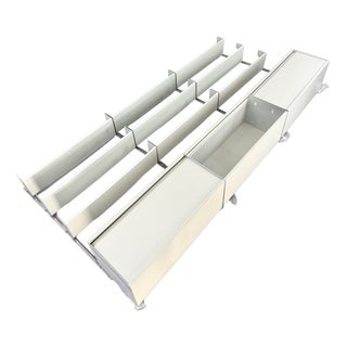 Minimalist Model 606 Wall Unit by Dieter Rams for Vitsœ For Sale