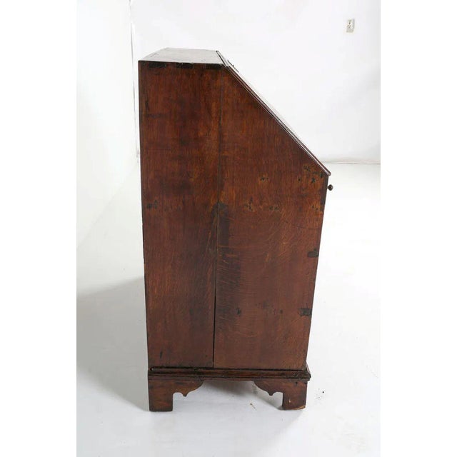 18th Century George III Quartersawn Oak Slat-Front Bureau / Desk For Sale - Image 4 of 10