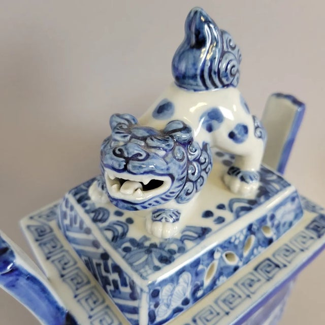 Chinese Blue and White Porcelain Ding-Form Censer With Foo Dog Finial, Circa 1970s For Sale - Image 4 of 12
