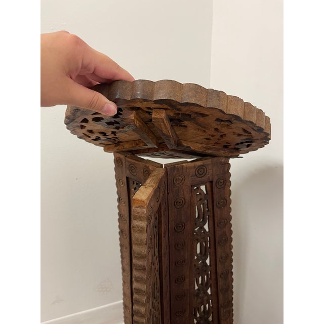 Wood 1970s Hand Carved Indian Wooden Pedestal Side Table With Inlay, Folding Base and Removable Top For Sale - Image 7 of 12