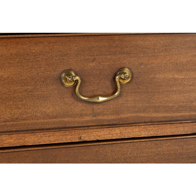 18th Century English George III Mahogany Chest of Drawers For Sale - Image 9 of 10