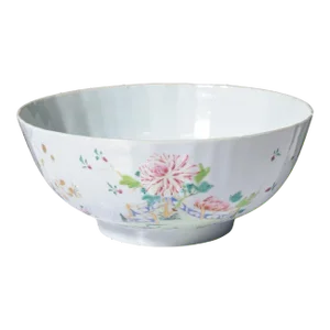 1900s Chinese Export Fluted Porcelain Bowl