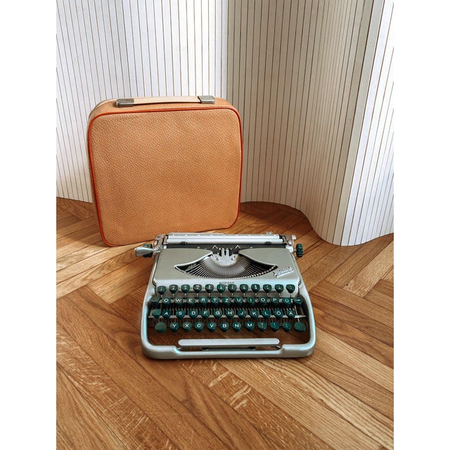 Metallic Green Brillant Junior Typewriter with Zippered Case by Groma for Neckermann, Germany, 1950s For Sale - Image 4 of 13