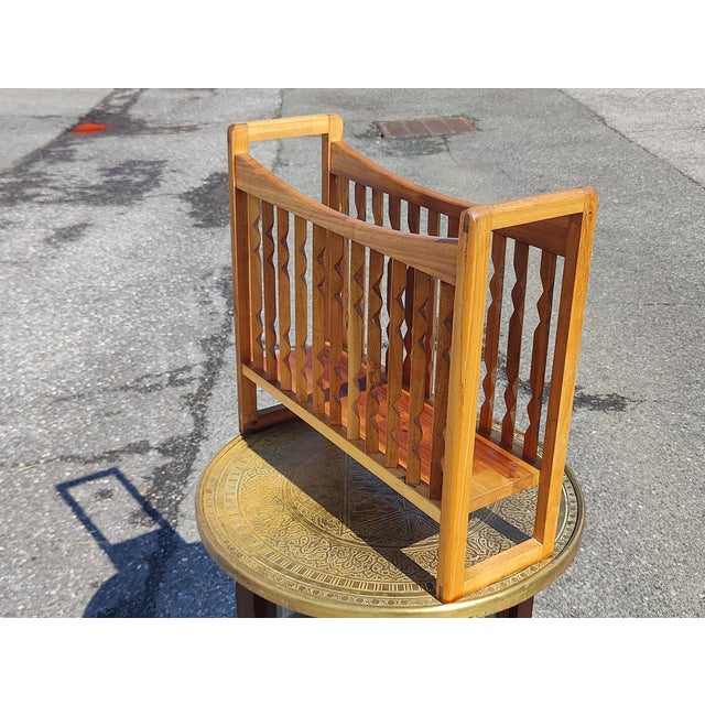 Arthur Umanoff Mid-Century Walnut Magazine Rack by Arthur Umanoff for Washington Woodcraft, Unmarked For Sale - Image 4 of 5