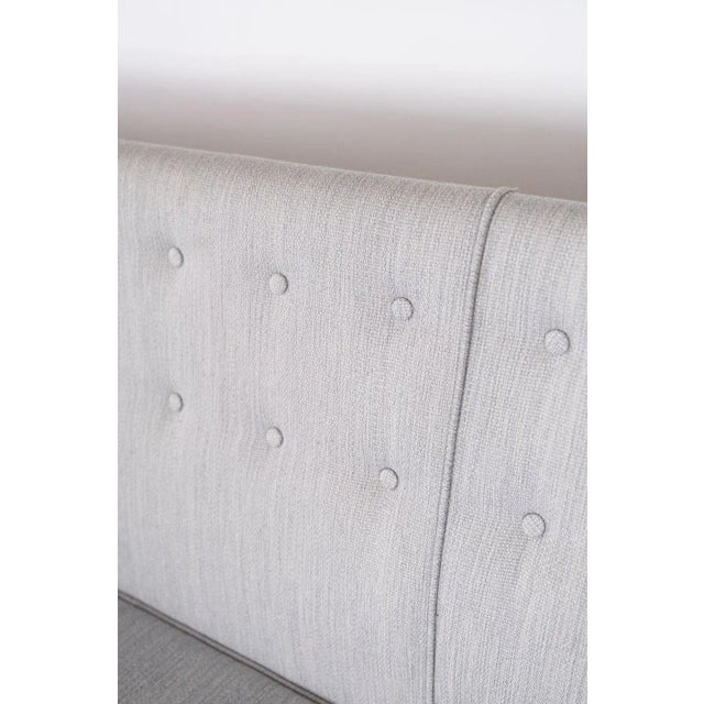 Gray Mayor Sofa Model AJ5 by Arne Jacobsen and Flemming Lassen from &Tradition For Sale - Image 8 of 10