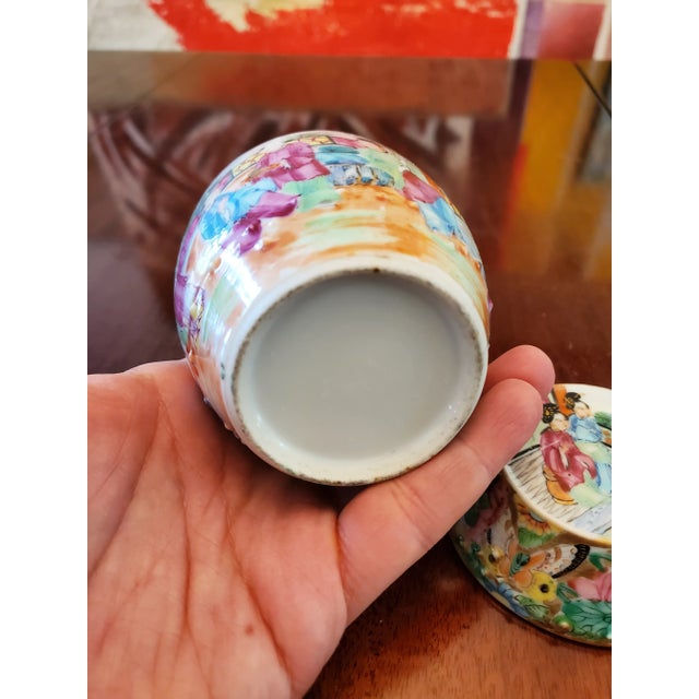 Early 19th Century Antique Chinese Porcelain Covered Jar For Sale - Image 5 of 6