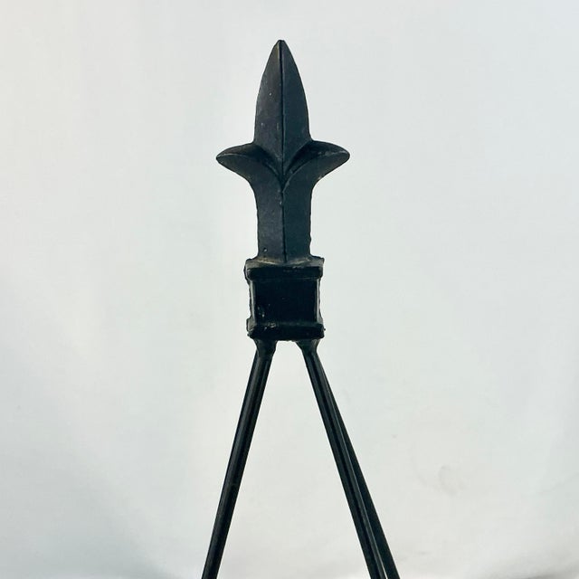 1980s Vintage French Art Deco Fleur De Lis Garden Topiary Trellises Frame. For Sale - Image 12 of 12