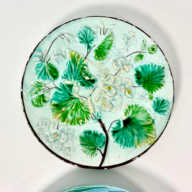 Early 20th Century Antique Hollywood Regency Boho Chic Germany Majolica Wall Plate Installation - Set of 3. For Sale - Image 5 of 16