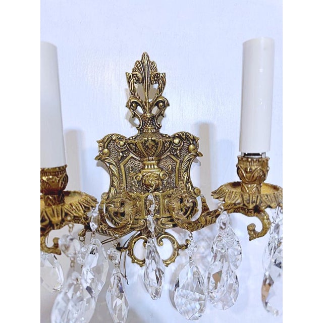 Traditional Pair of 1920s Bronze Double Arm Sconces With Crystals Prisms For Sale - Image 3 of 11
