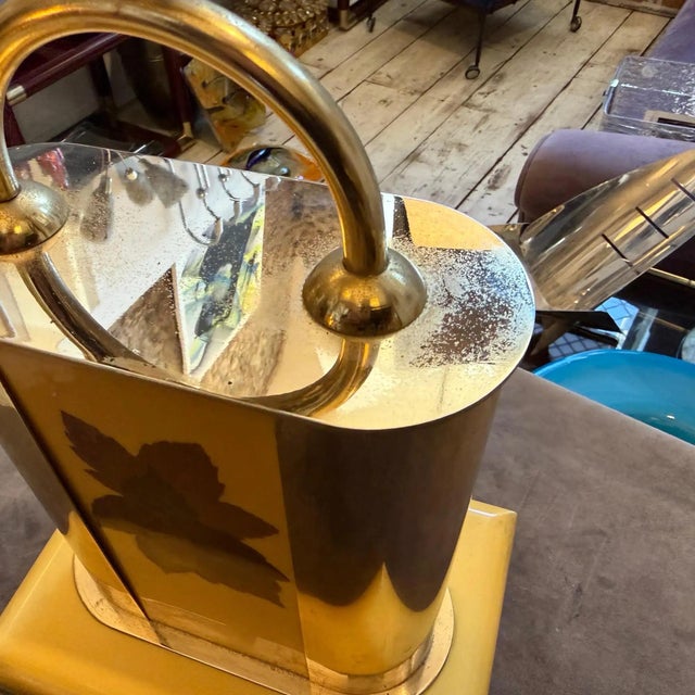 Wood 1970s Mid-Century Modern Lacquered Wood and Gilt Metal Italian Table Lamp For Sale - Image 7 of 10