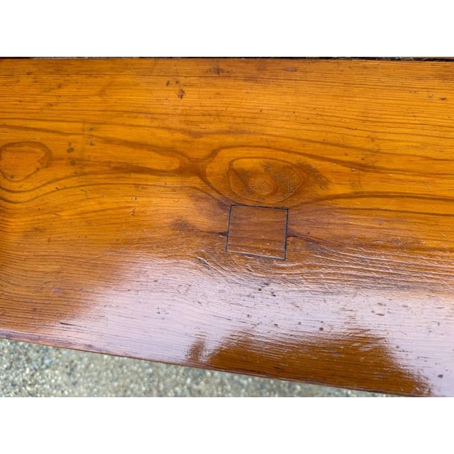 Vintage Early American Primitive Style Pine Tavern Dining Table. Solid wood framed sturdy and strong Solid wood frame,...