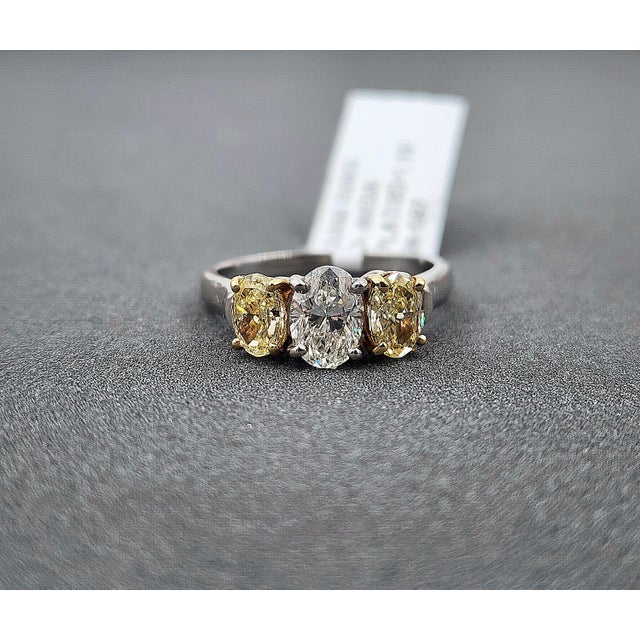 1.99 Ct Gia Certified 3-Stone White & Yellow Natural Diamond Ring Size 6.5 For Sale - Image 4 of 11