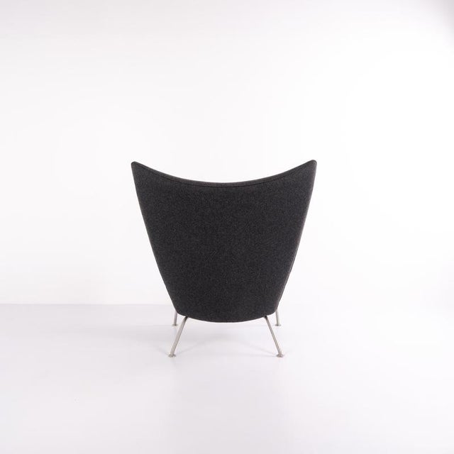 Carl Hansen & Søn Set of Model CH445 Wingchair and Ottoman in Grey Hallingdal by Hans J. Wegner for Carl Hansen & Søn, Set of 2 For Sale - Image 4 of 13