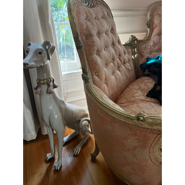 1970s Vintage French Boudoir Style Pink Cushioned Settee With White Wooden Detailed Frame For Sale - Image 12 of 12
