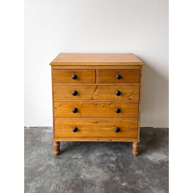 Mid 18th Century Antique 18th Century English Pine Georgian Chest of Drawers For Sale - Image 5 of 8