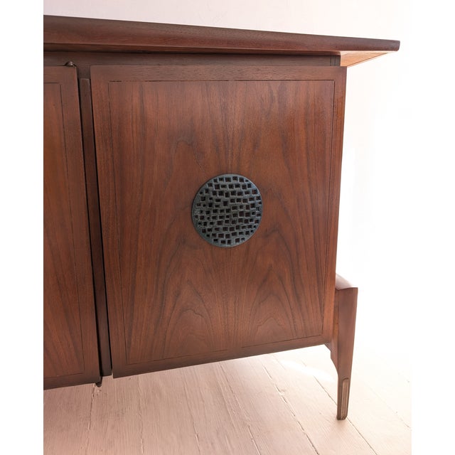 Mid-Century Walnut Sideboard from Helen Hobey Baker, USA, 1960s For Sale - Image 4 of 18