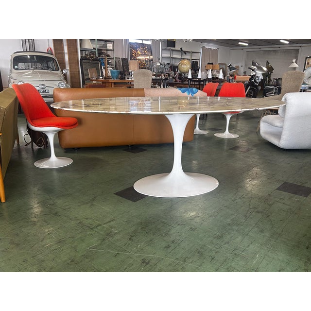 Oval Tulip Dining Table by Eero Saarinen for Knoll Inc. / Knoll International, 1960, in Very Good conditions. Designed...