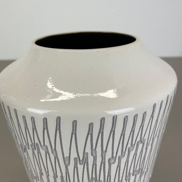 White Vintage White Zig Zag Fat Lava Ceramic Vase from Ilkra Ceramics, 1970s For Sale - Image 8 of 18