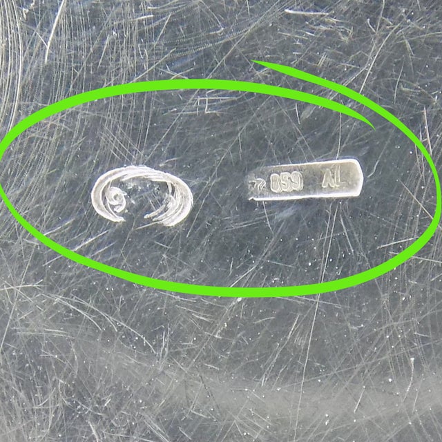 Metal Vintage Italian Handmade Genuine Silver Round Pill Snuff Trinket Box, Made in Alessandri (Al, Italy) For Sale - Image 7 of 10