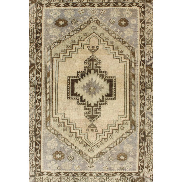 Turkish Multi-Layered Medallion Vintage Turkish Oushak Rug in Cream and Shades of Brown For Sale - Image 3 of 7