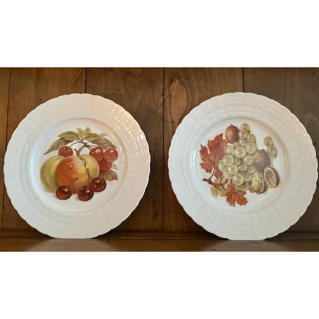 A great set of 5 fruit plates that are 8" in diameter and in very good condition. Would be great for dessert, salad,...