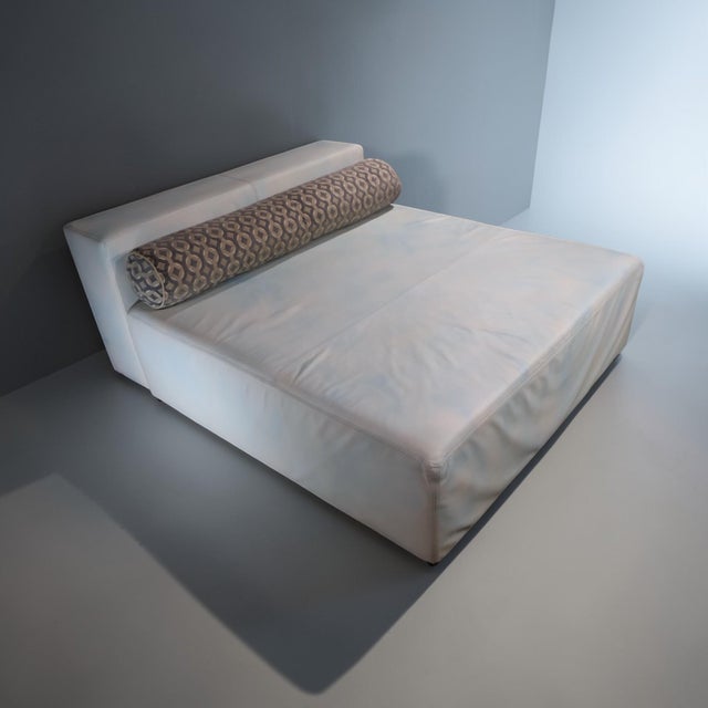 Contemporary White Leather Lounge Platform Sofa – Sculptural Low Profile Design (Loom) For Sale - Image 3 of 7