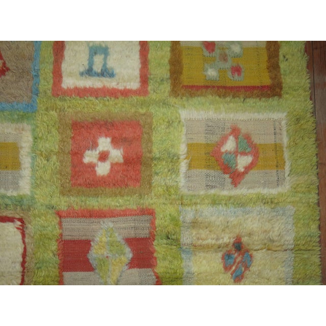 Large Green Whimsical Turkish Vintage Shag Rug For Sale In New York - Image 6 of 6