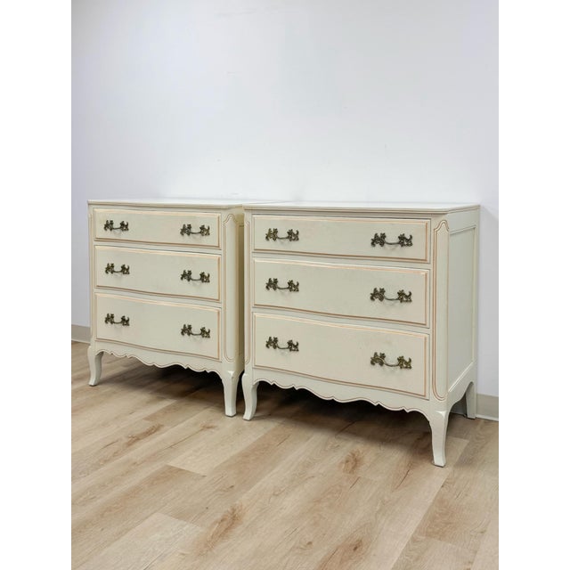 French Provincial Vintage Pair of Chests French Provincial White 3 Drawer Cabriole Leg Nightstands For Sale - Image 3 of 18
