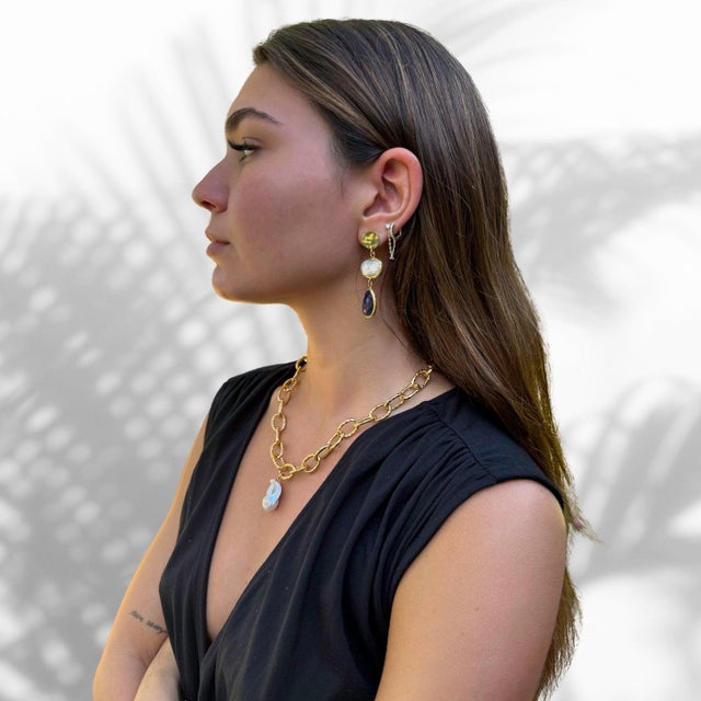 Metal Majestic Pearl Stone Pendant Gold Link Chain Necklace For Sale - Image 7 of 9