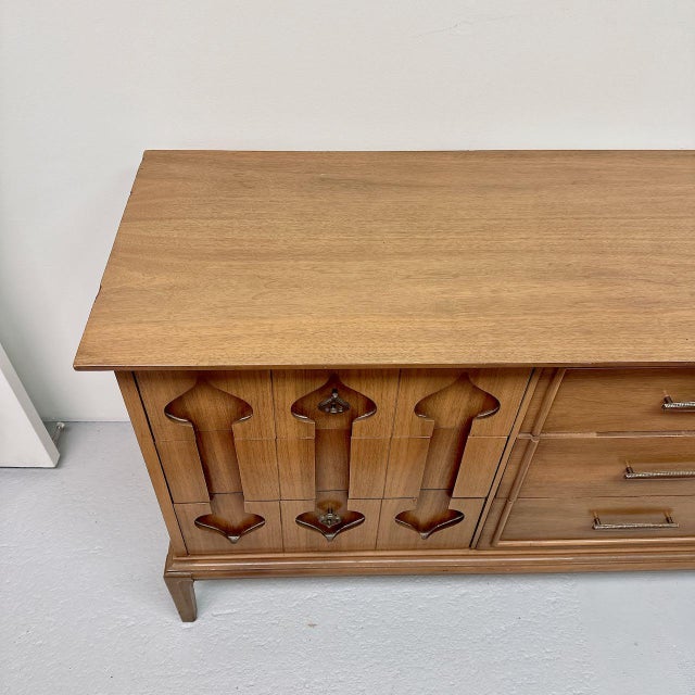 Brown 1950s Mid-Century Modern Tall Boy Chest of Drawers Kent Coffey Perspecta Moroccan, Attributed For Sale - Image 8 of 17