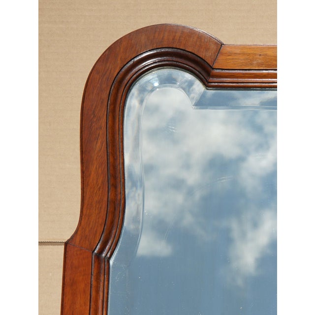 Antique English Queen Anne Style Wall-Mounted Mirror with Bevelled Mahogany Frame For Sale - Image 3 of 16