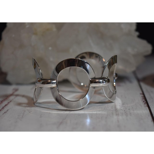 Late 20th Century Mod Sterling Silver Circle Cuff Bracelet For Sale - Image 9 of 15