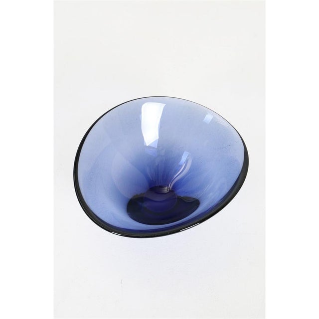 1960s Handcrafted Blue Glass Fruit Bowl by Per Lütken for Holmegaard, 1960s For Sale - Image 5 of 10