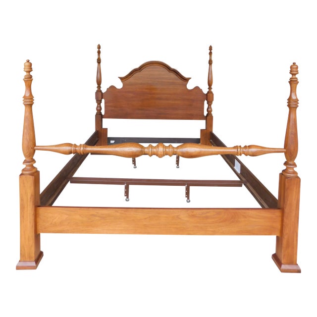 Thomasville Fisher Park Queen Size Poster Bed For Sale