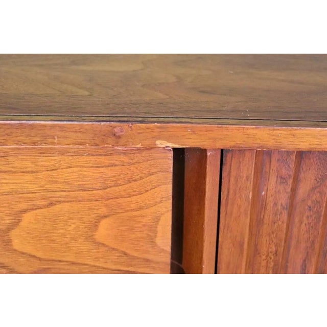 Mid 20th Century Mid-Century Curved Dresser by Unagusta, Attributed For Sale - Image 10 of 10