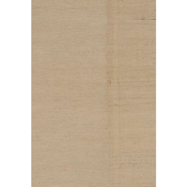 Rug & Kilim Oversized Vintage Mazandaran Kilim Runner in Warm Beige Tones - Rug & Kilim For Sale - Image 4 of 10